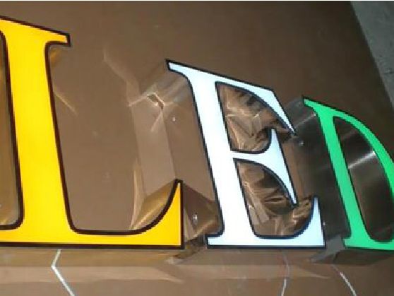 麻城介绍LED招牌的基础知识。